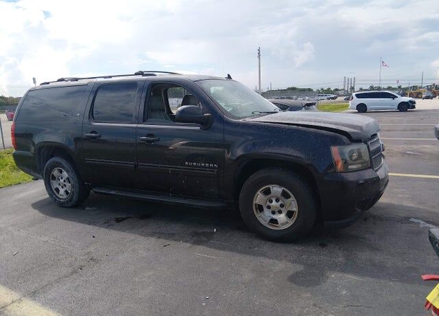 2013 CHEVROLET Suburban