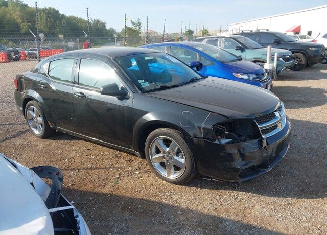 2013 DODGE Avenger