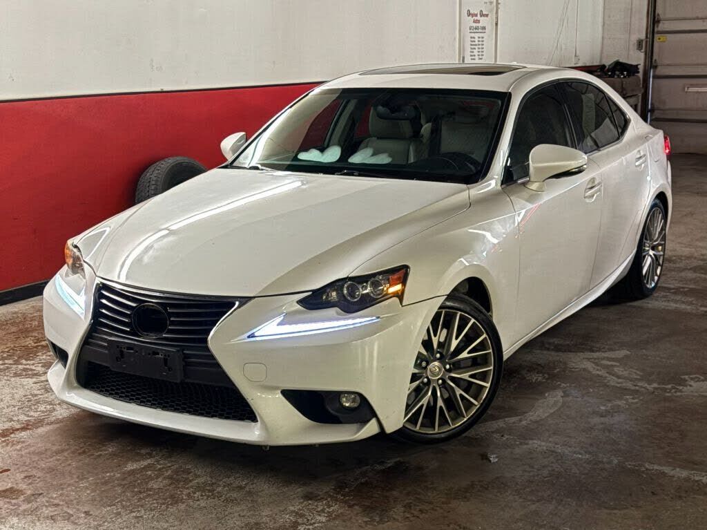 2016 LEXUS IS