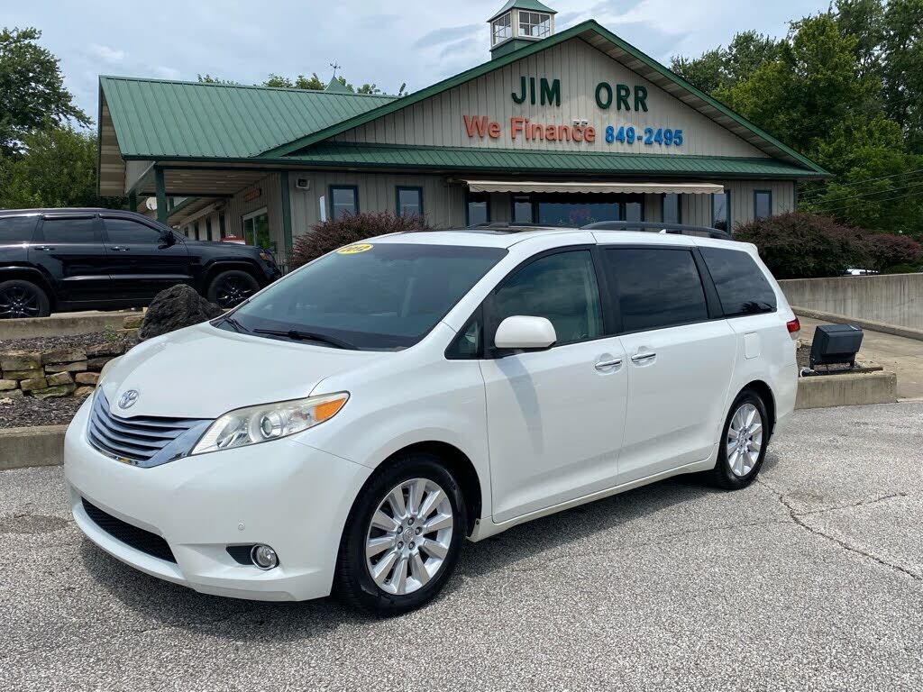 2012 TOYOTA Sienna