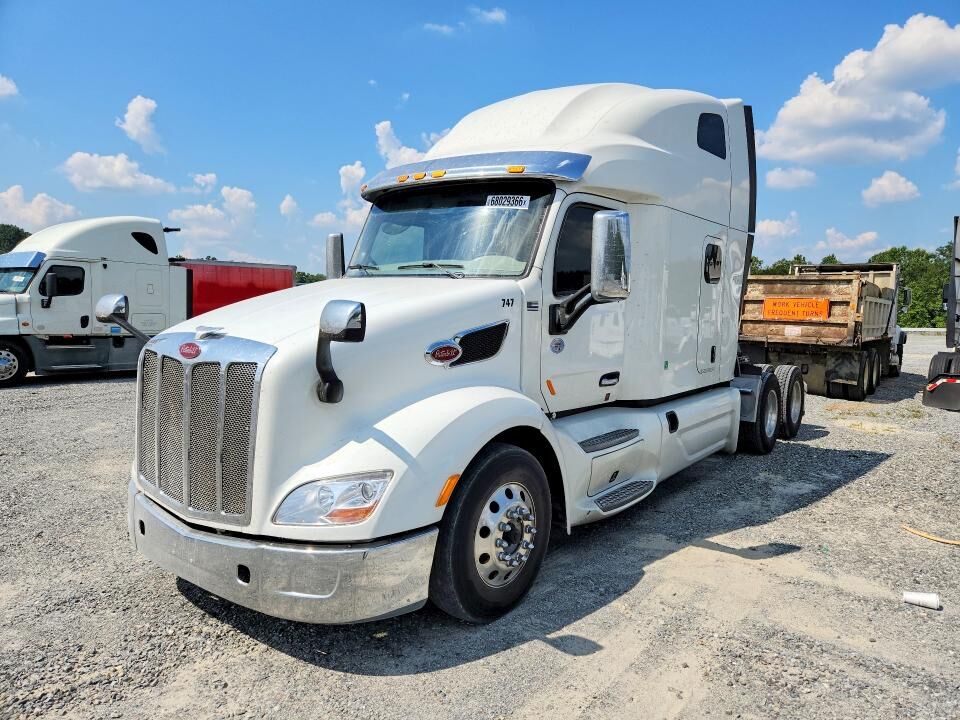 2021 PETERBILT 579