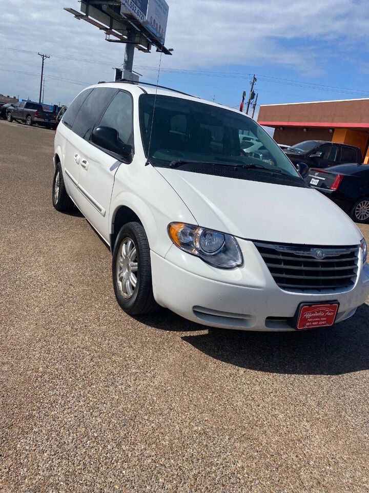 2006 CHRYSLER Town and Country
