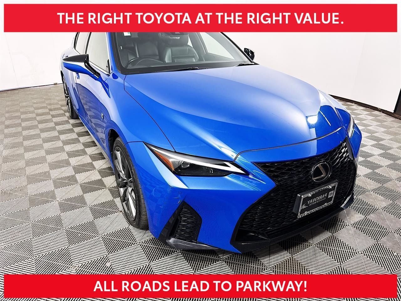 2022 LEXUS IS