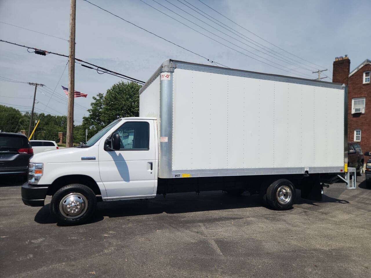 2019 FORD E-350