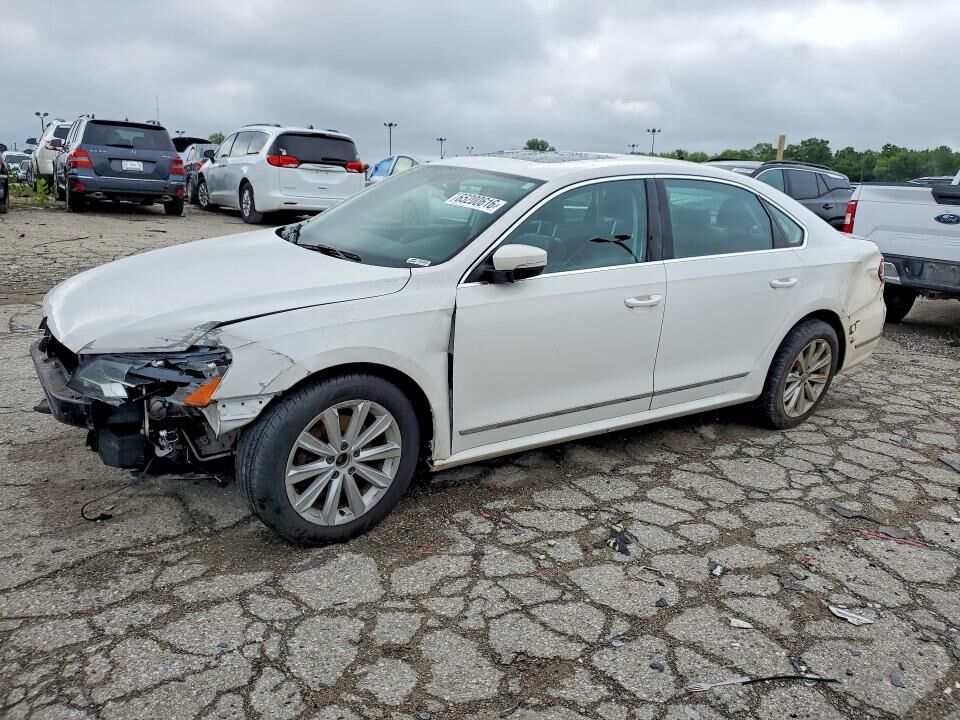 2013 VOLKSWAGEN Passat