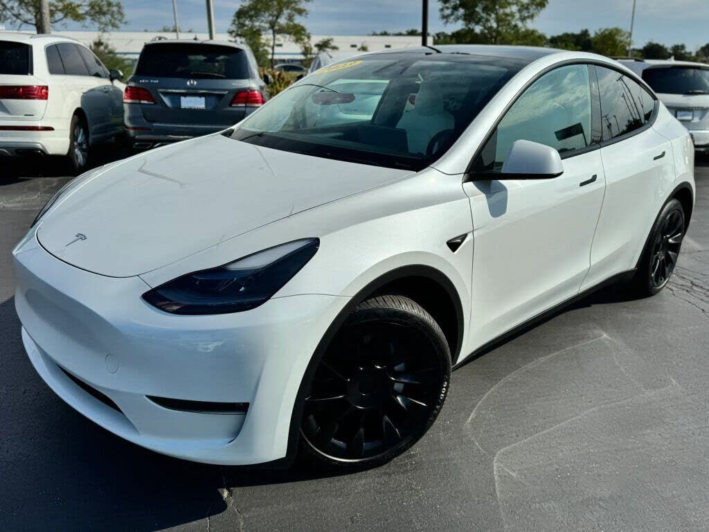 2023 TESLA Model Y