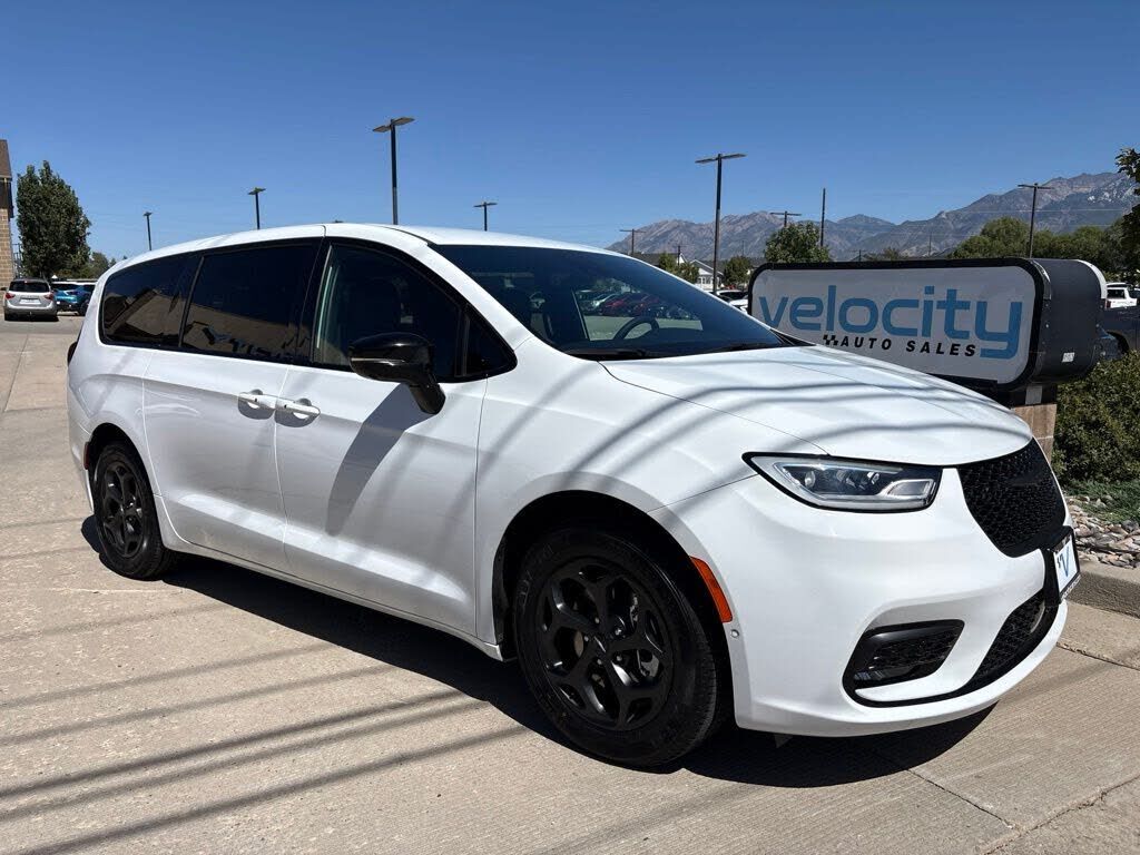 2024 CHRYSLER Pacifica