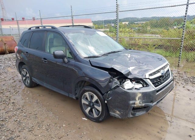 2017 SUBARU Forester