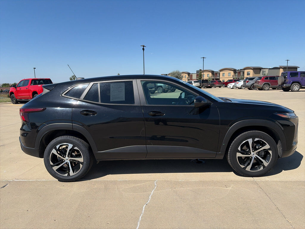 2024 CHEVROLET Trax