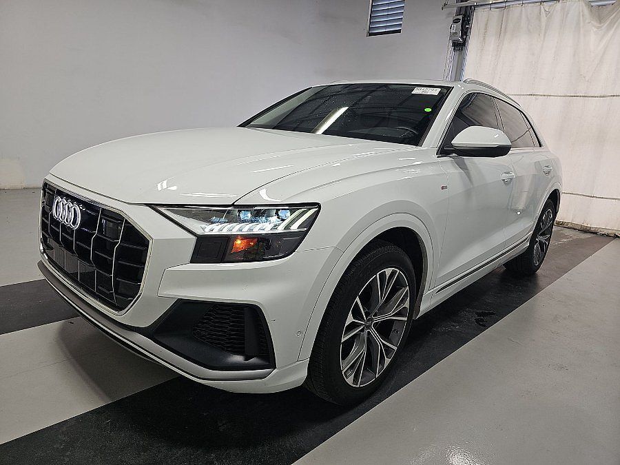 2023 AUDI Q8
