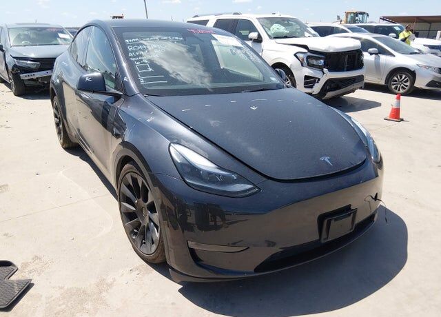 2025 TESLA Model Y