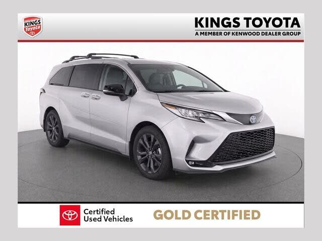 2024 TOYOTA Sienna