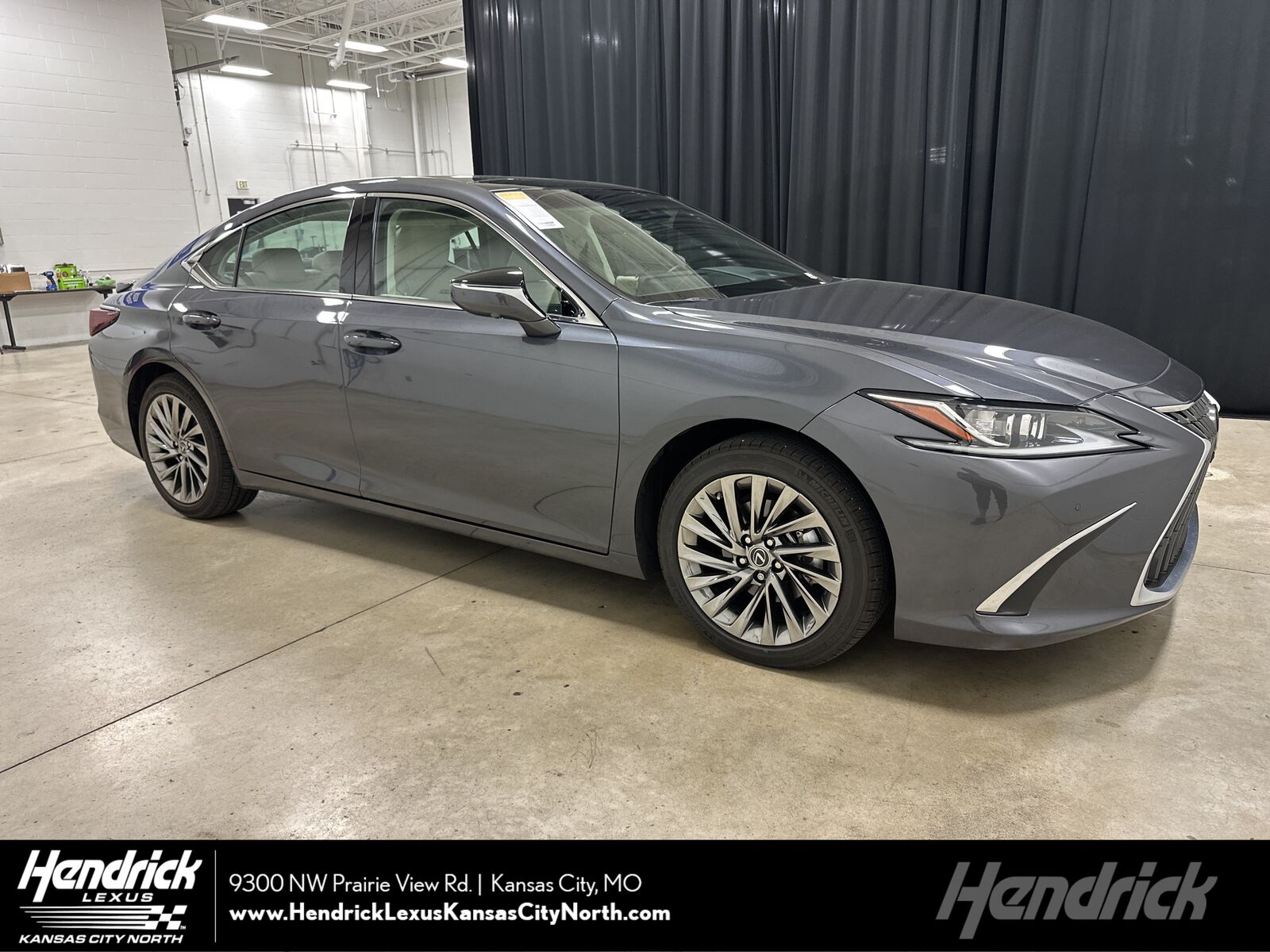 2025 LEXUS ES
