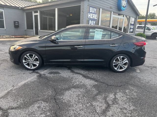2017 HYUNDAI Elantra