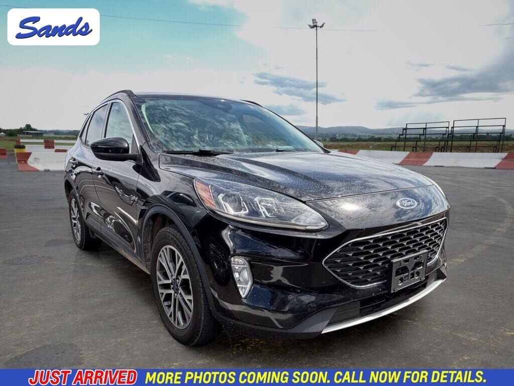 2021 FORD Escape