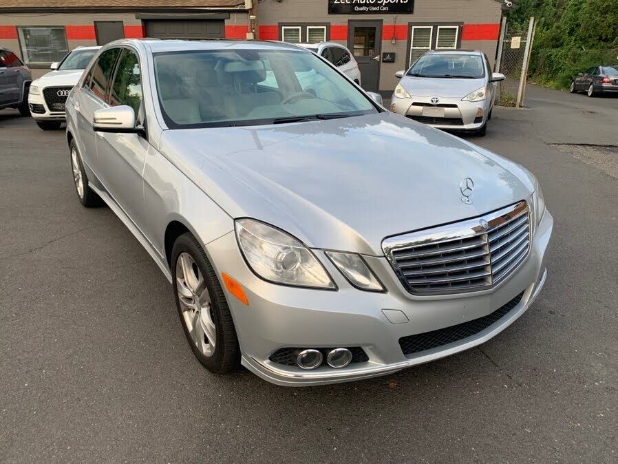2011 MERCEDES-BENZ E-Class