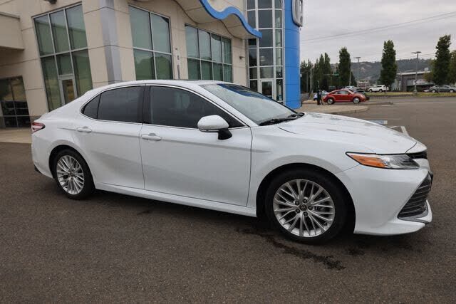 2020 TOYOTA Camry