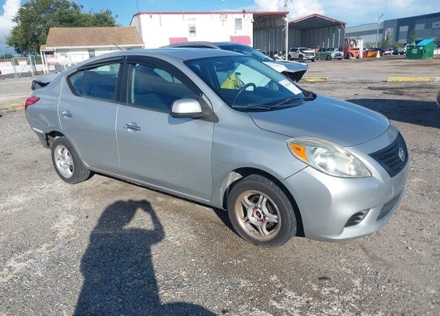 2012 NISSAN Versa