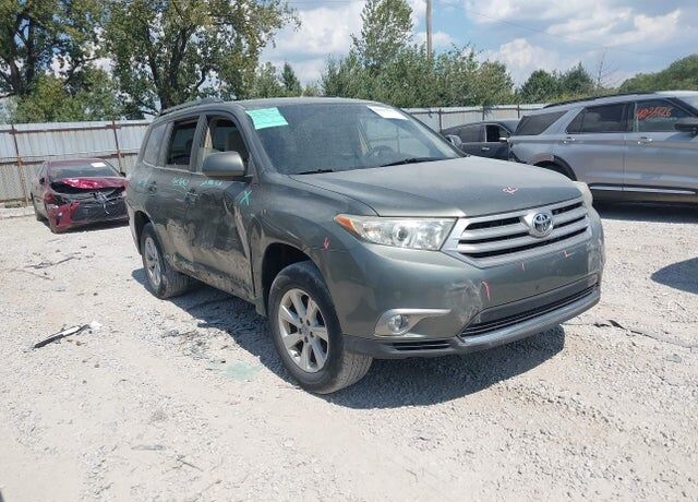 2011 TOYOTA Highlander