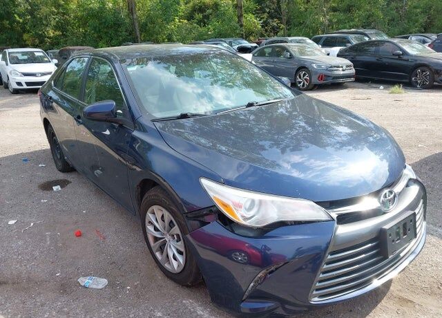 2017 TOYOTA Camry