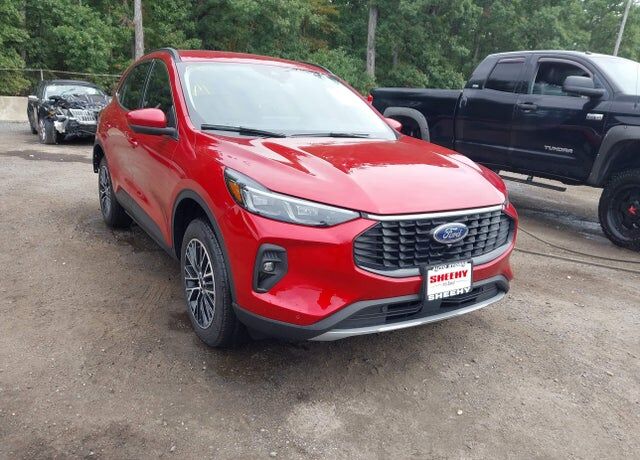 2025 FORD Escape