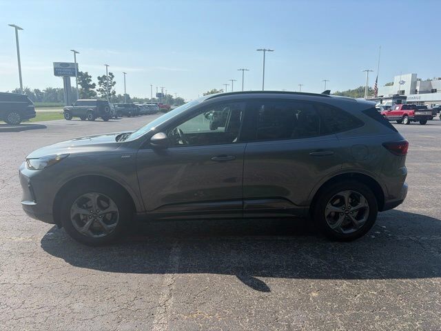 2024 FORD Escape