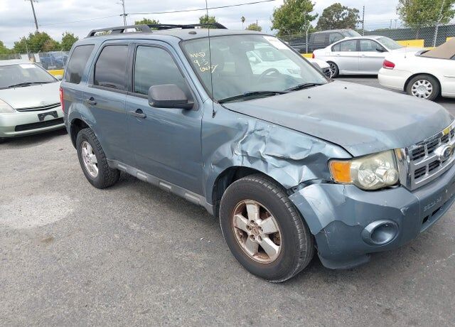 2011 FORD Escape