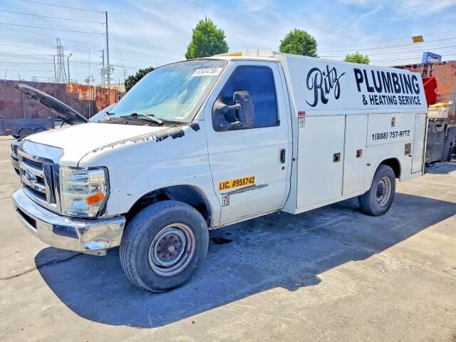 2013 FORD E-350