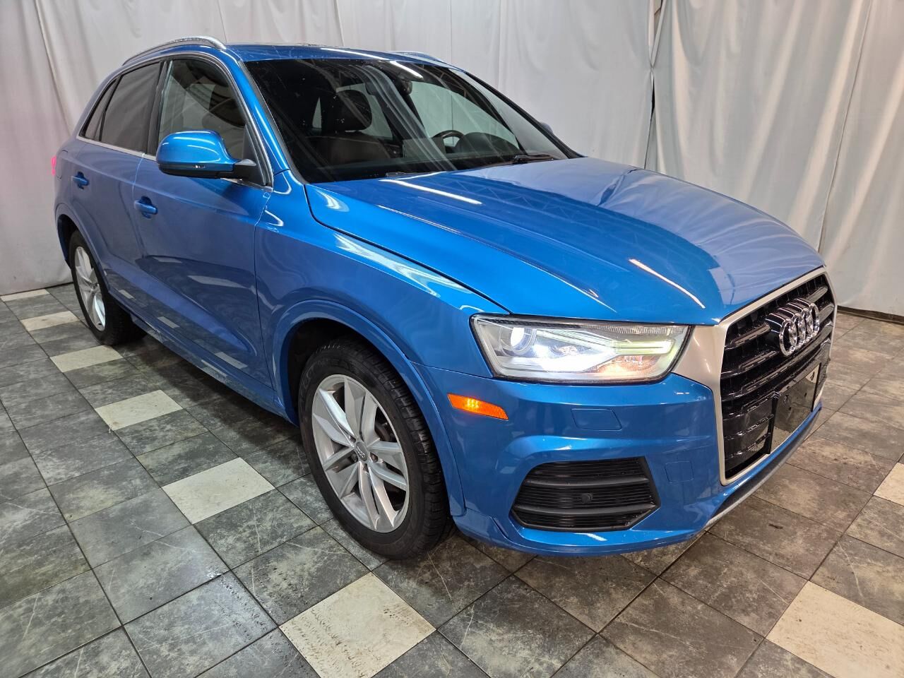 2017 AUDI Q3