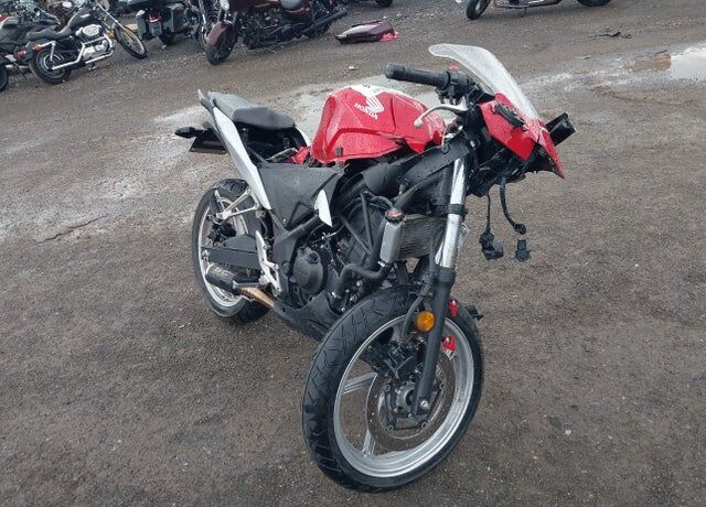 2011 HONDA CB