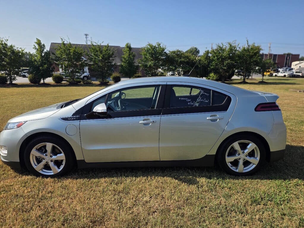 2013 CHEVROLET Volt