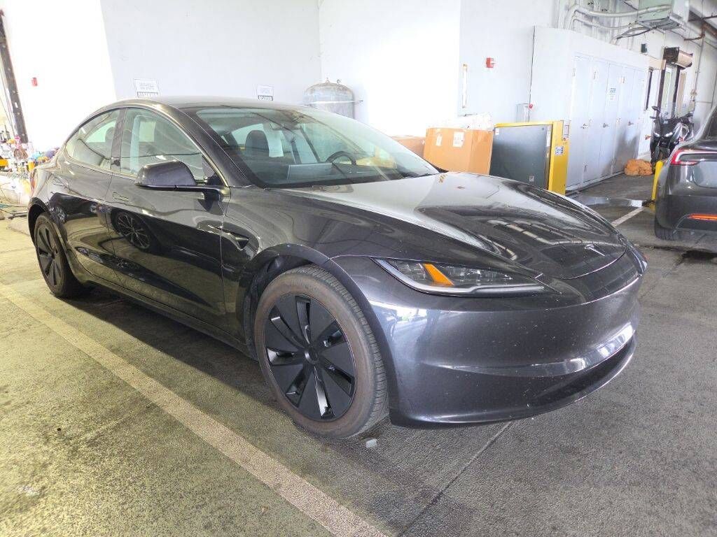 2024 TESLA Model 3
