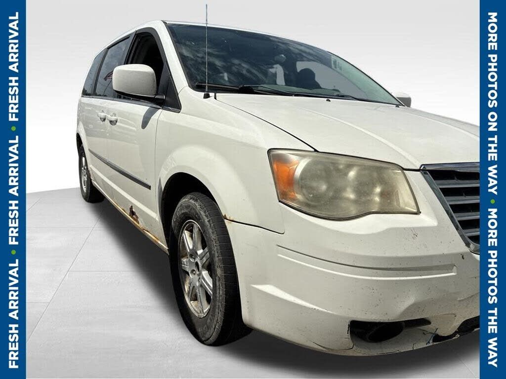 2010 CHRYSLER Town and Country