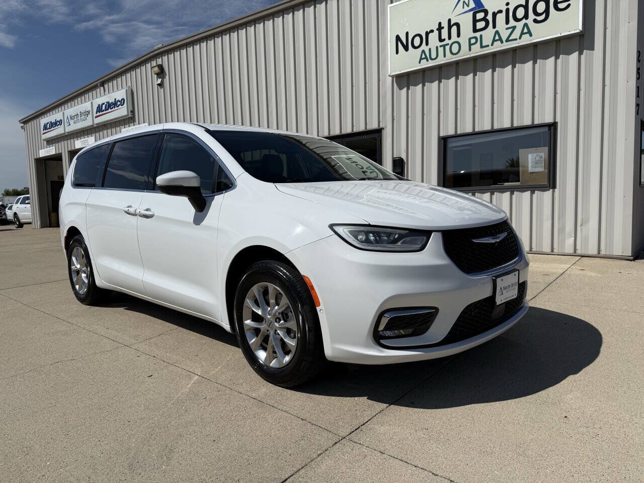 2023 CHRYSLER Pacifica