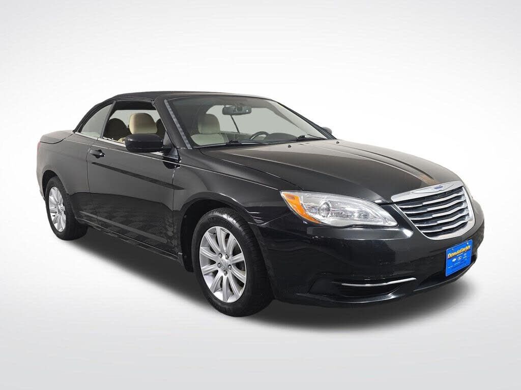 2011 CHRYSLER 200