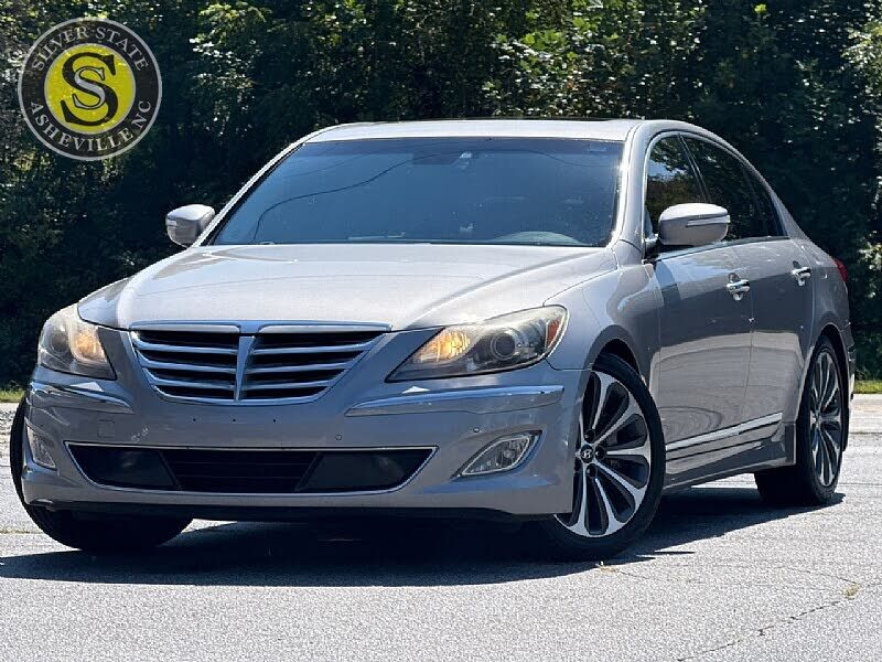 2013 HYUNDAI Genesis