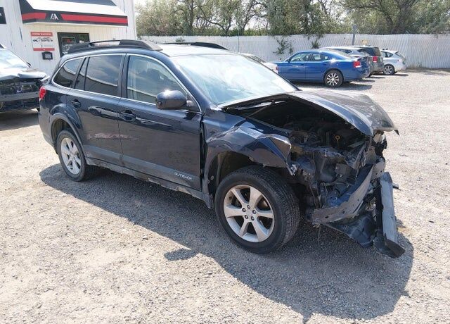 2013 SUBARU Outback
