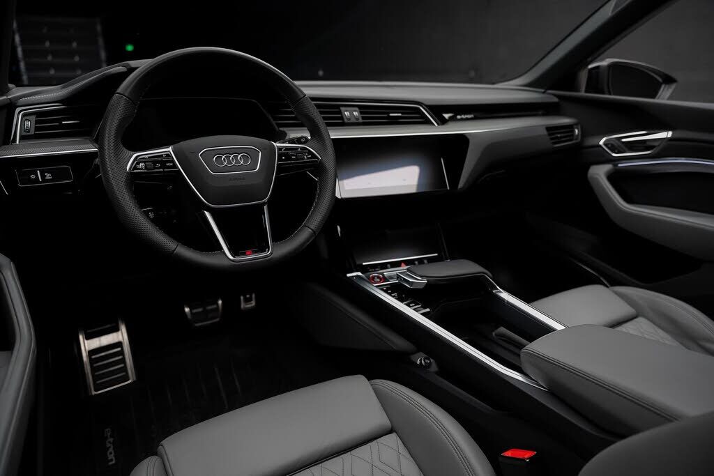 2024 Audi SQ8