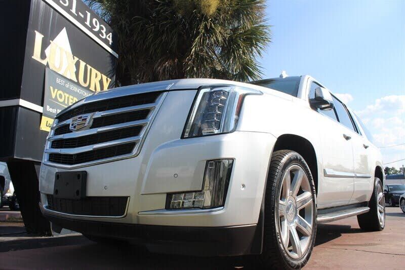 2019 CADILLAC Escalade ESV