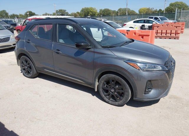 2021 NISSAN Kicks