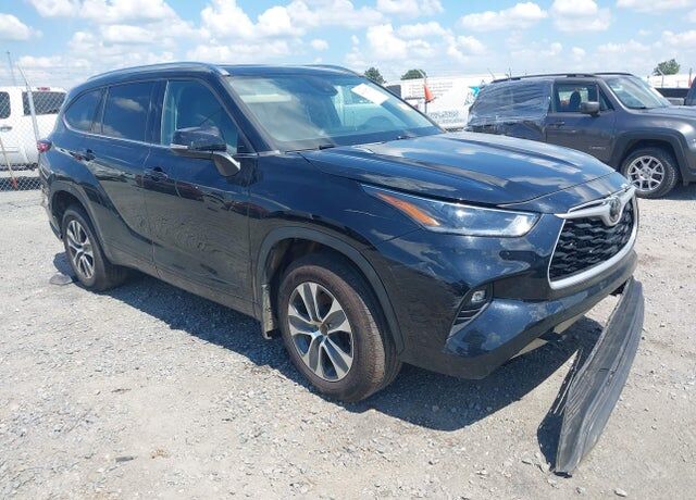 2021 TOYOTA Highlander