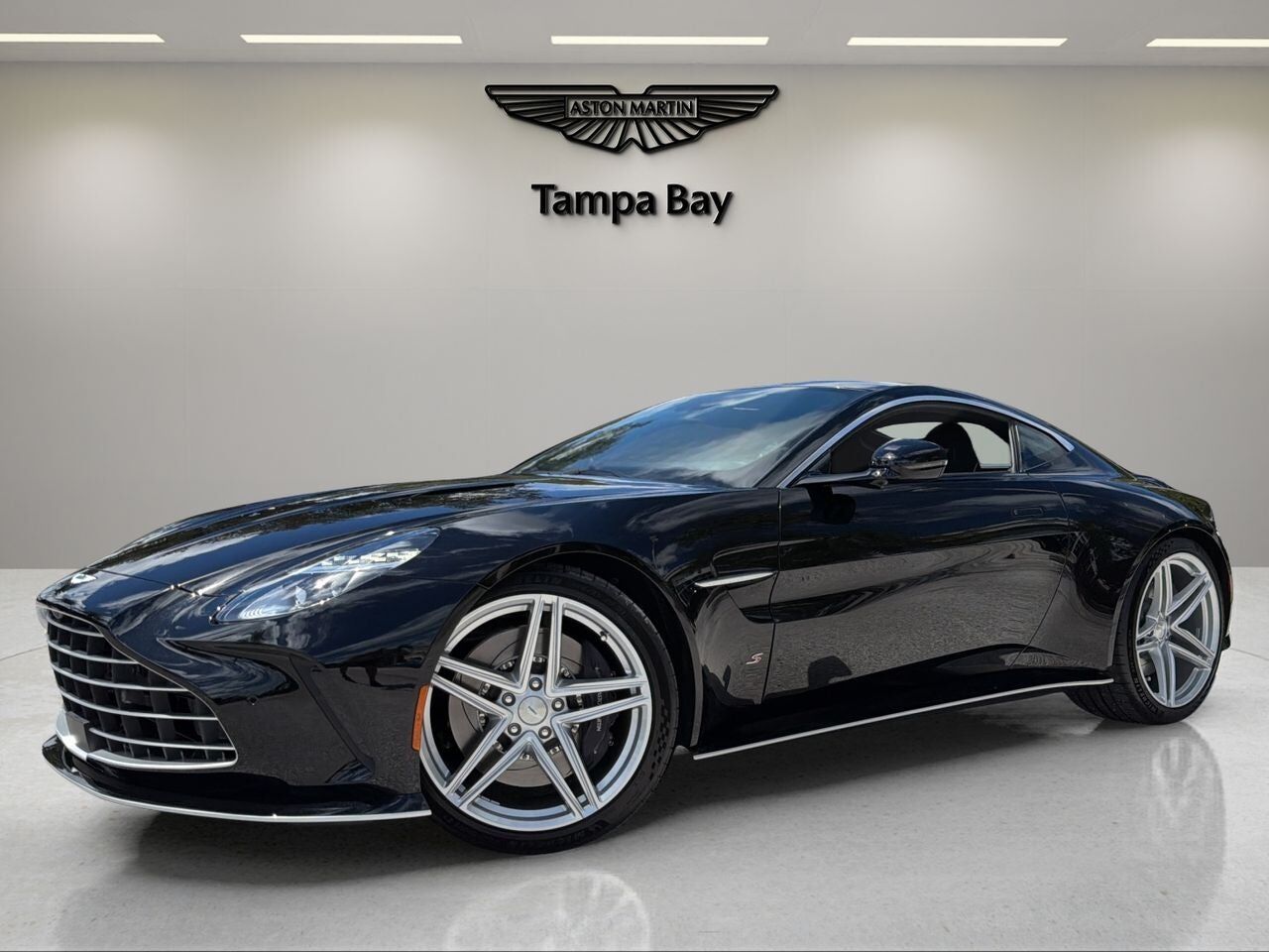 2026 ASTON MARTIN Vantage