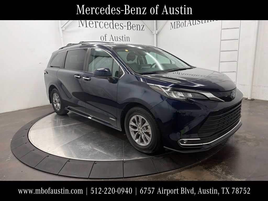 2021 TOYOTA Sienna