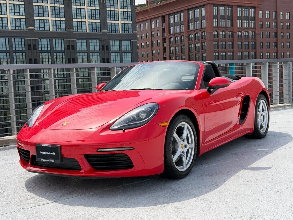 2025 PORSCHE 718