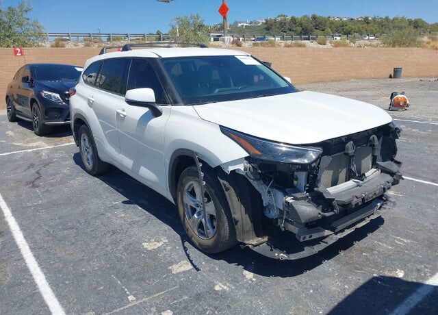 2022 TOYOTA Highlander