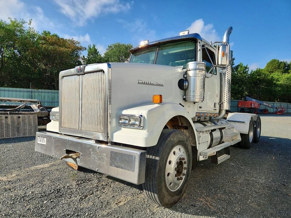 2015 WESTERN STAR 4900