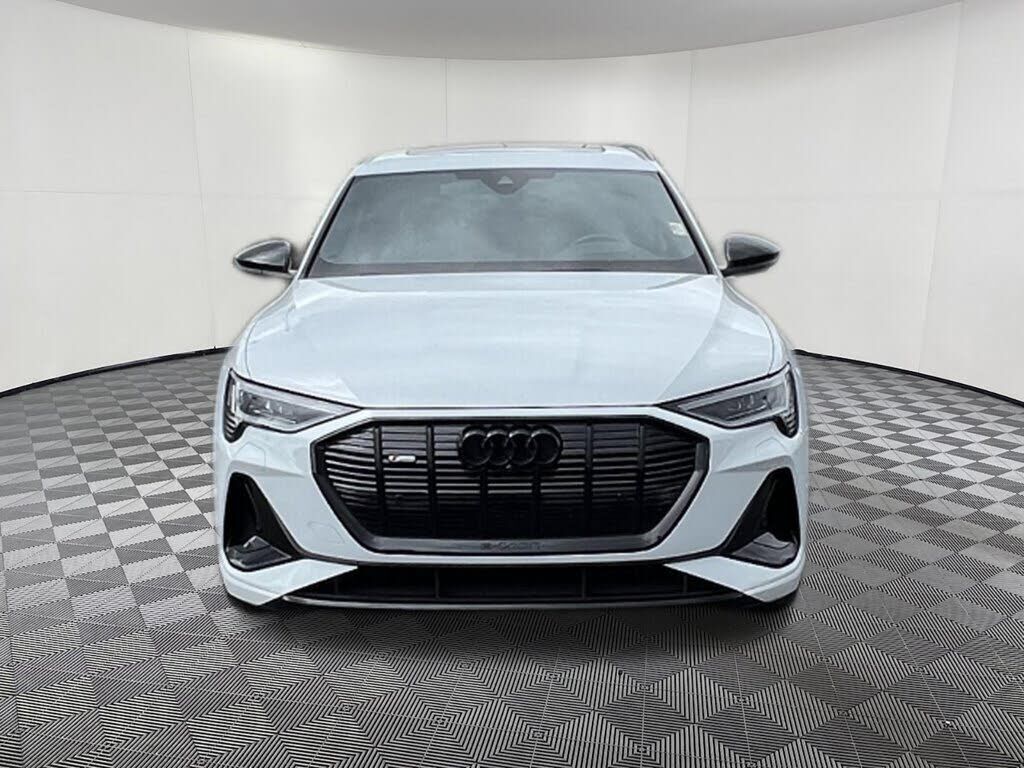 2022 Audi e-tron