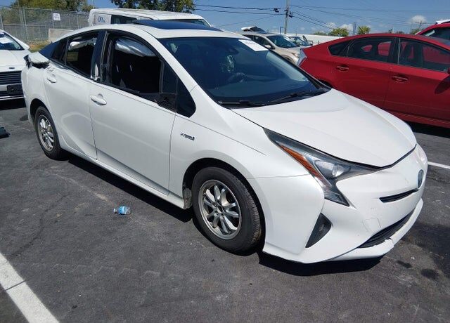 2016 TOYOTA PRIUS