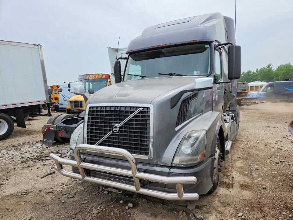 2016 VOLVO TRUCK VNL