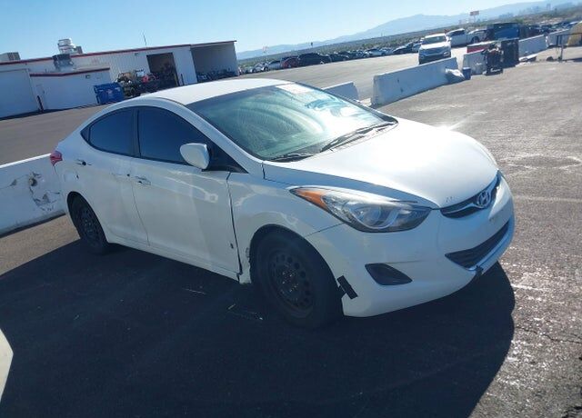 2012 HYUNDAI Elantra